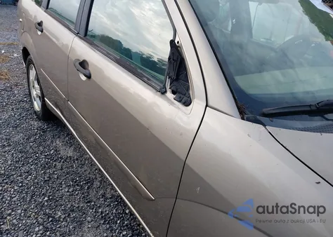 2005 Ford Focus Zx4 из США, поврежденный, VIN 1FAHP34N25W144603